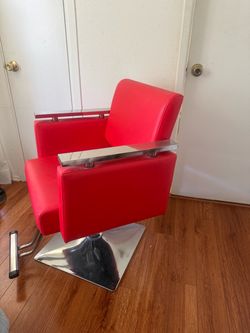 very comfortable hair stylist chair