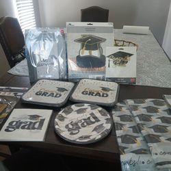 Graduation Decoration 🎓🎓  Plates,  Banner, Cake Topper ,Napkins 
