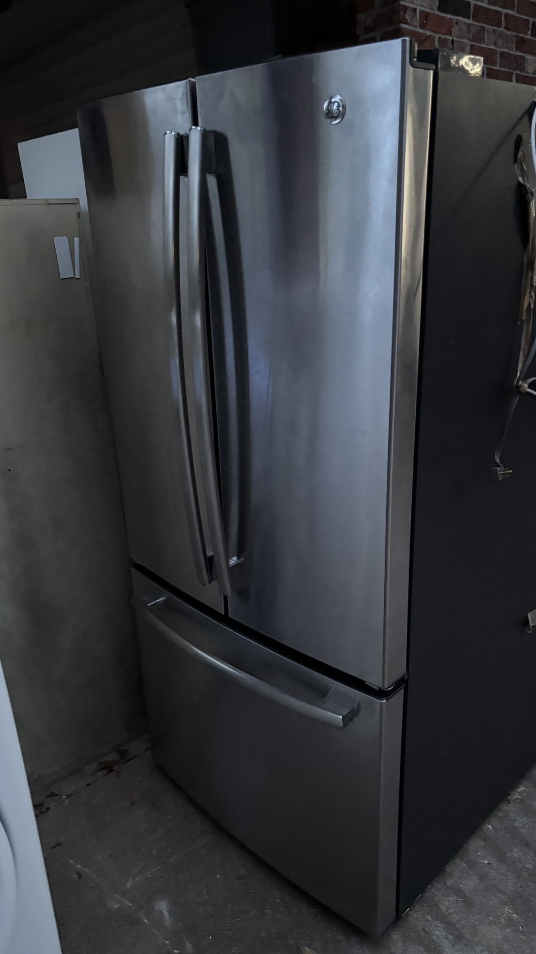 GE Refrigerator