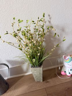 Decor with vase