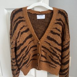 Girls’ Cardigan Size 10-12