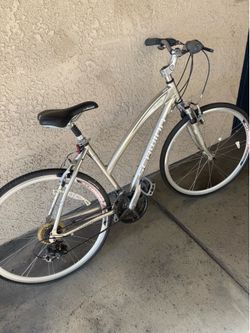 Schwinn broadway hrdroformed bike