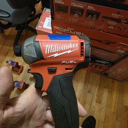 NEW M18 FUEL SURGE IMPACT W/BATTERY