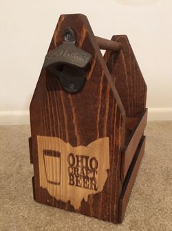 Wooden beer caddy like new