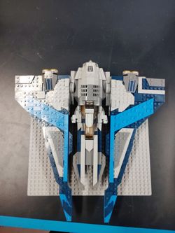 the LEGO Star Wars Mandalorian Starfighter