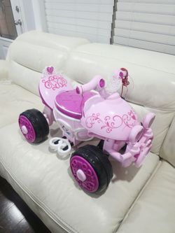 Kid Trax 6V Disney Princess Toddler Car, Outdoor Toys - Electric Car for Kids, Disney Cars Toys, Kids' Electric Vehicles, Ride on Toy, Max Speed 1.5mp