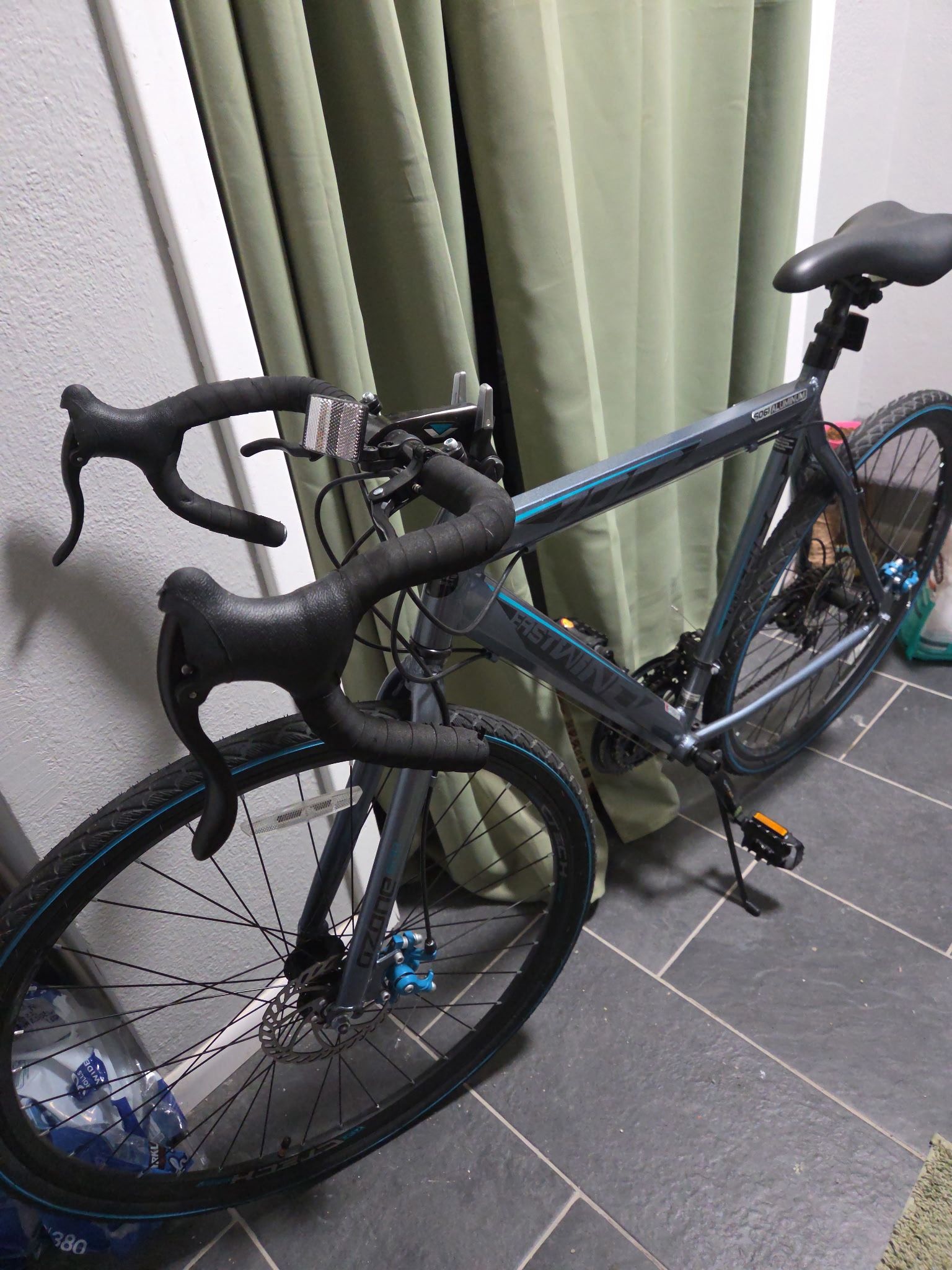 Ozone 500 Men’s 700cc 14-Speed Road bike