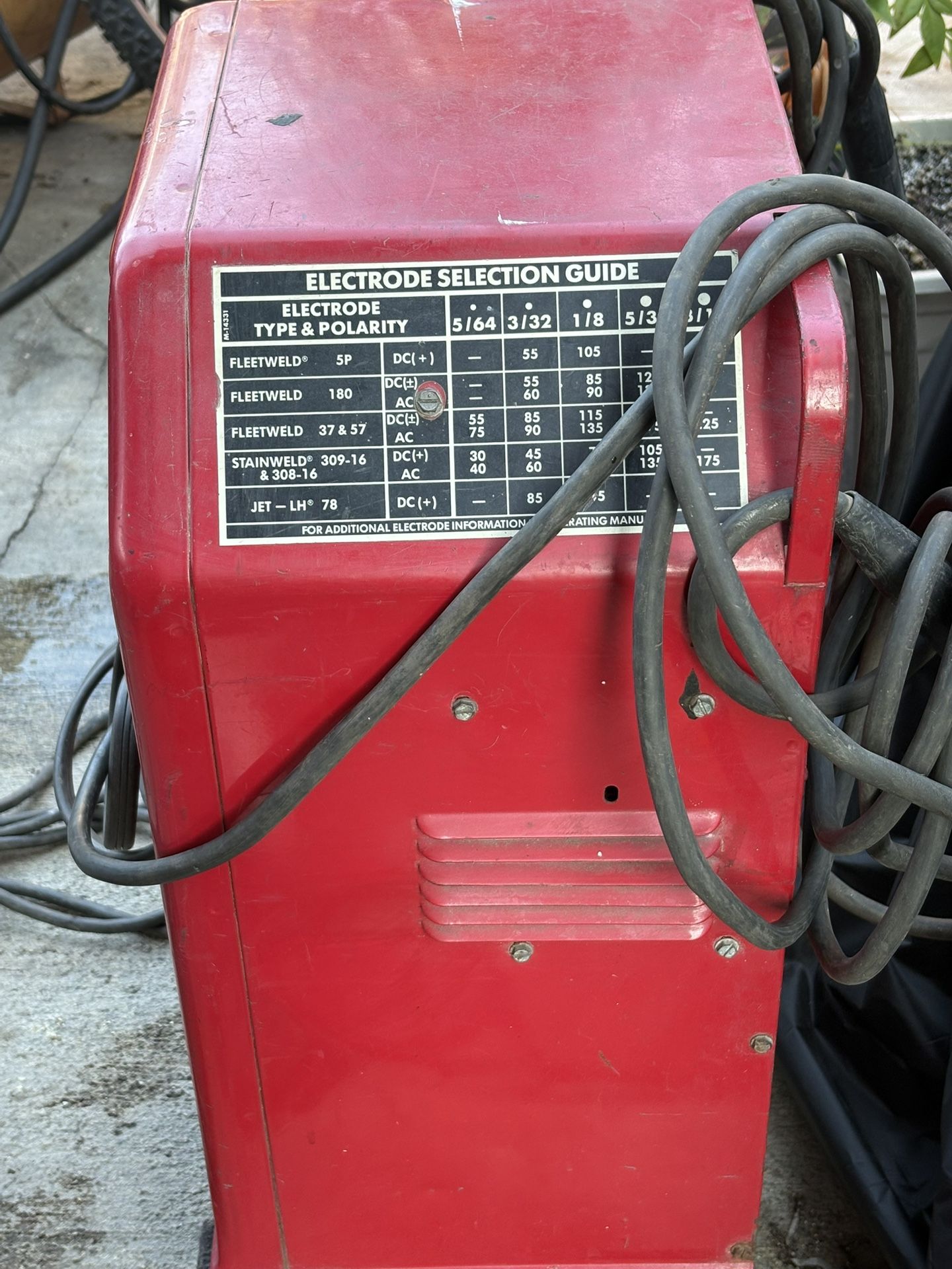 Arc Welder Lincoln Electric Ac\DC W/ 25 Foot Leads