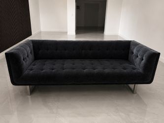 Sofía Vergara sofá $375