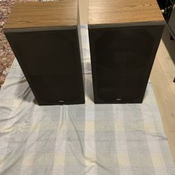 Vintage Sansui speakers S-42U one has small chip on top back edge . All 3 way speakers work fine 
