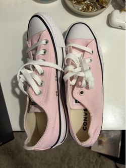 Pink low top converse