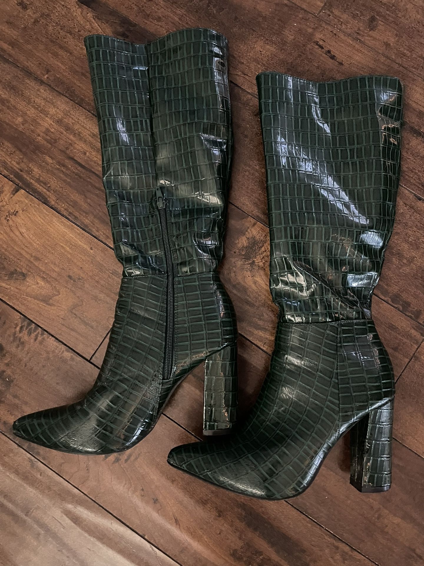 Green Alligator Print Fashion Boots Size 7
