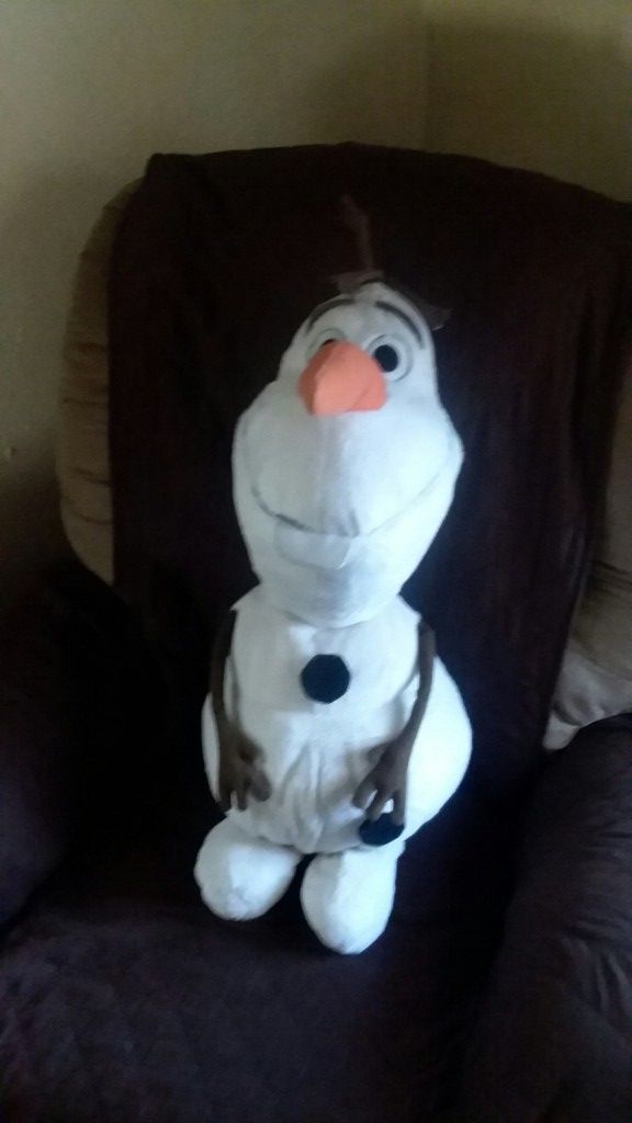 RARE - 30" TALL LARGE JUMBO LICENSED DISNEYS "OLAF" KIDS PLUSH TOY. ASKING $25