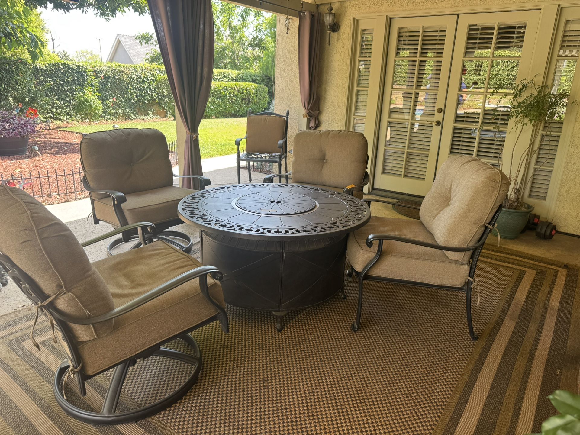 5 Pc Patio Set With Cushions