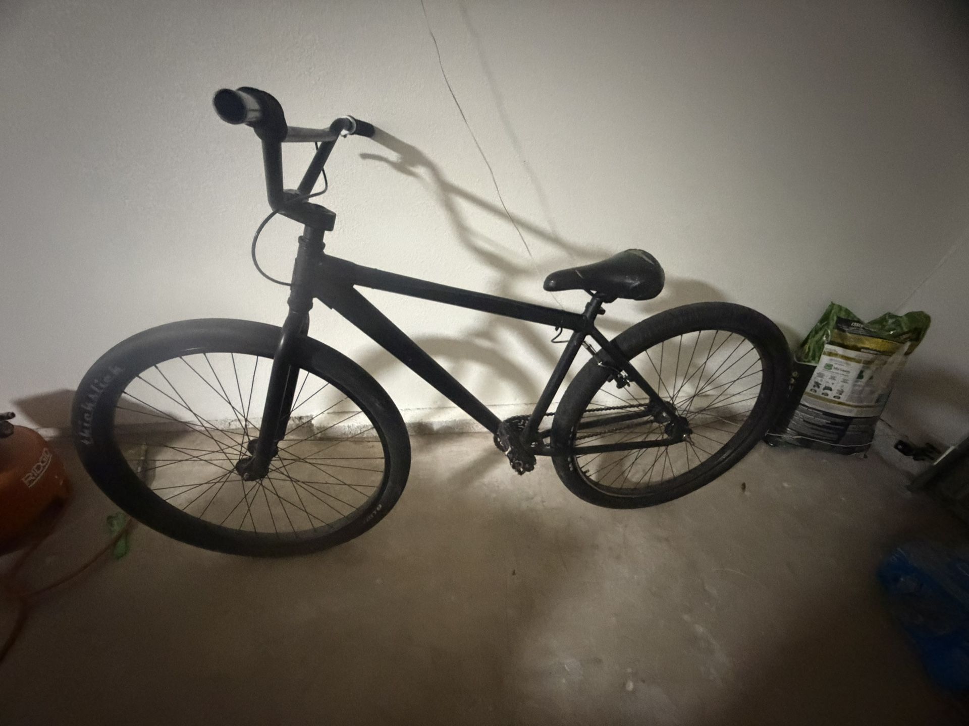 Thorne 29 Inch All Black