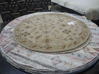 Round Hand-Tufted Wool Rug 6ft - Traditional Tan Floral Design, Outlet Price