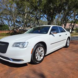 2015 Chrysler 300 Limited