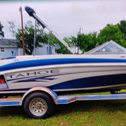2005 Tracker Tahoe Q4 Ski Boat, 6 cylinder, with trailer..has been sitting for awhile, but starts right up.  Only has 180 hours..Texas title. Located 