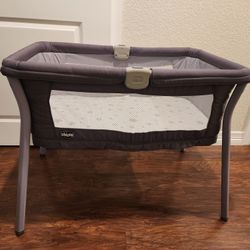 Portable Bassinet With Matress
