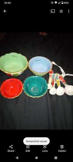 Pioneer Woman Measuring Sets