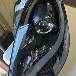 2017-2023 PORSCHE BOXSTER SPYDER HEADLIGHT   LEFT OEM