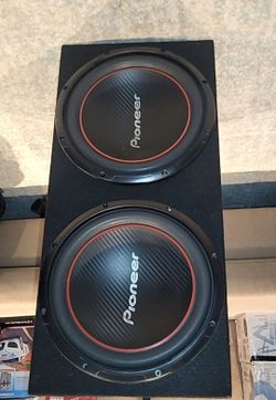 12" Pioneer Subwoofers in box bocinas nuevas