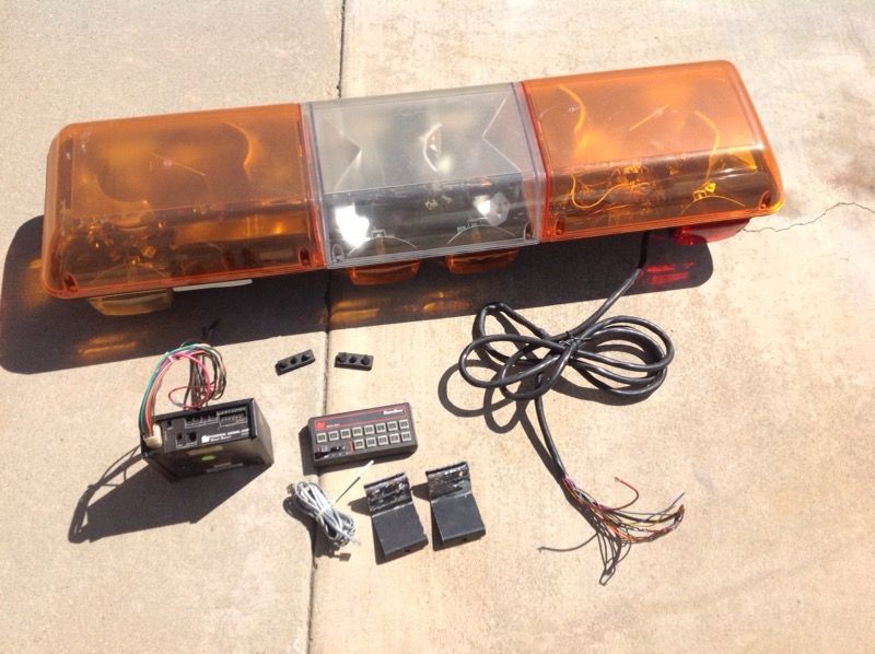 Federal Signal Streethawk lightbar and Smart Siren control unit