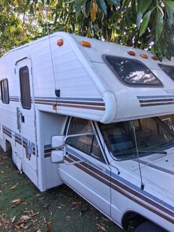 🥶🥵😨VENDO TRAILA TOYOTA WINEBAGO EN BUENAS CONDICIONES🥶🥵😨