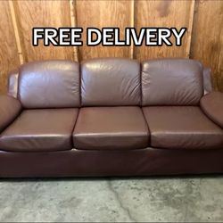 Leather Couch - Fee Delivery