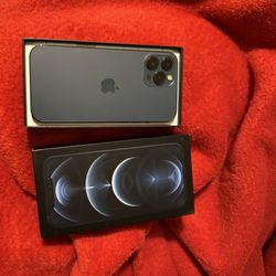 iPhone 12 Pro Max 128 Gb.  Y iPhone 12 64 Gb 