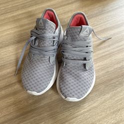 Reebok Woman’s Shoes 6 Size Gray 