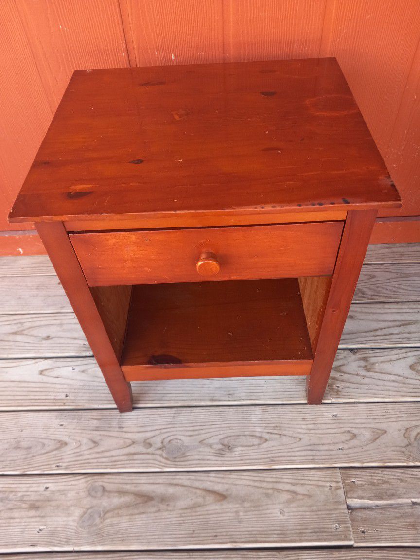 Wooden Furniture  Side Table / End Table With Drawer 