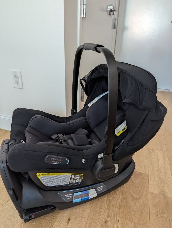 Car Seat Turtle Air by Nuna with base
