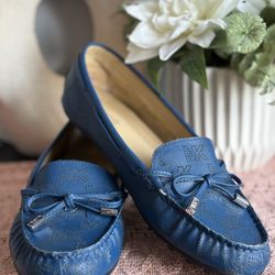 Women’s Michael Kors Juliette logo-print Loafers Blue Size 8.5M