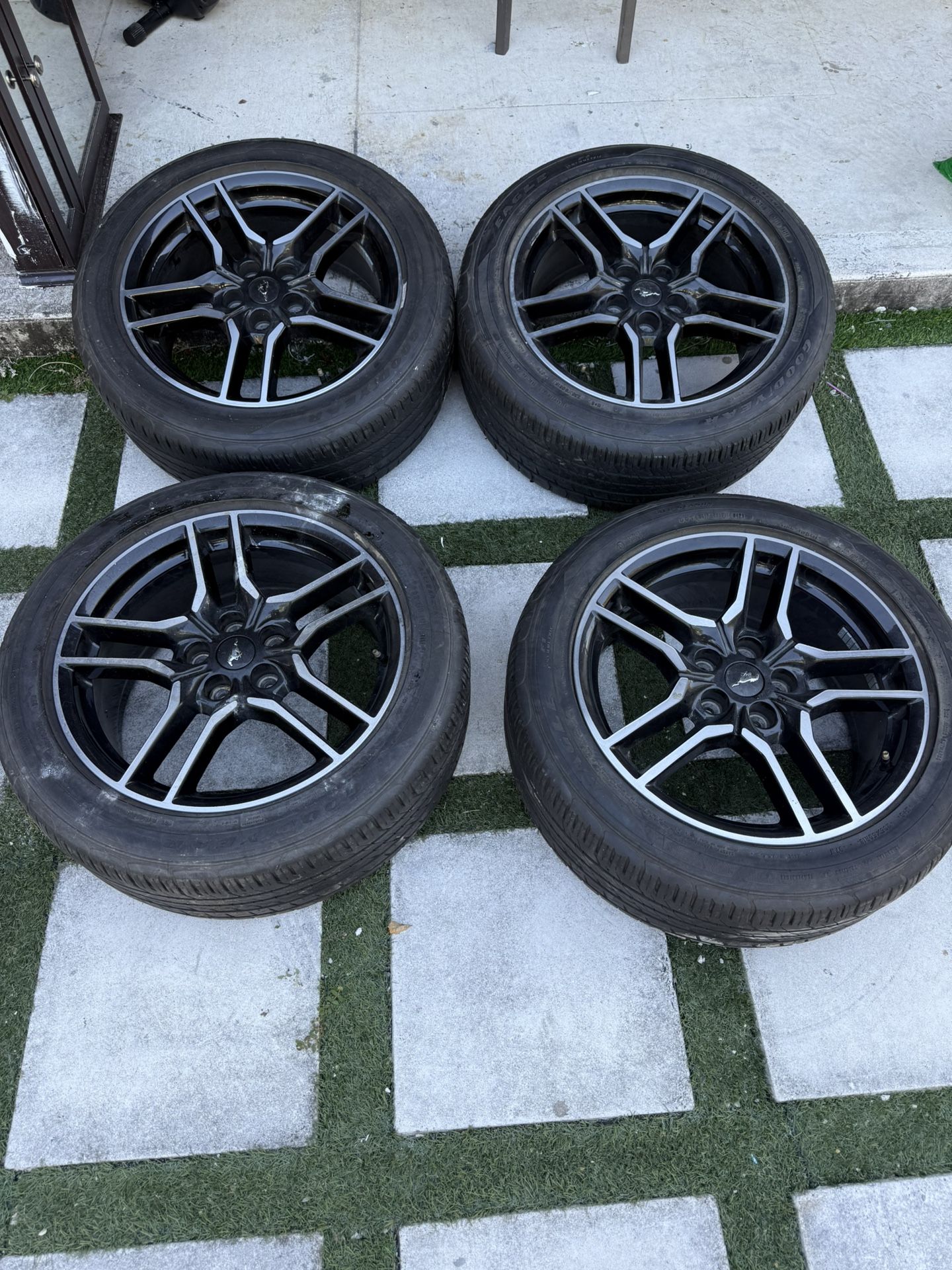 OE Rims And Tire 2021 Ford Mustang