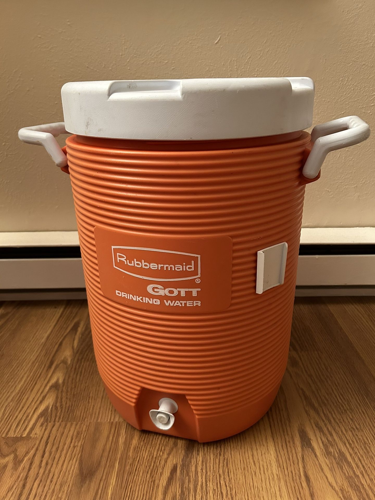 Rubbermaid Water Cooler