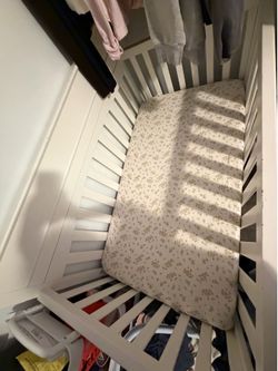 Graco Convertible Crib & Mattress