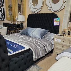 Tufted Black Queen Bed 