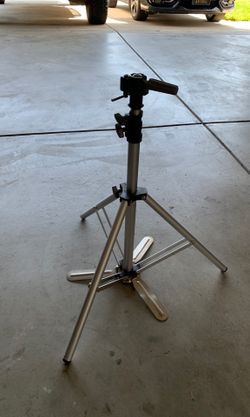 Mannequin head stand