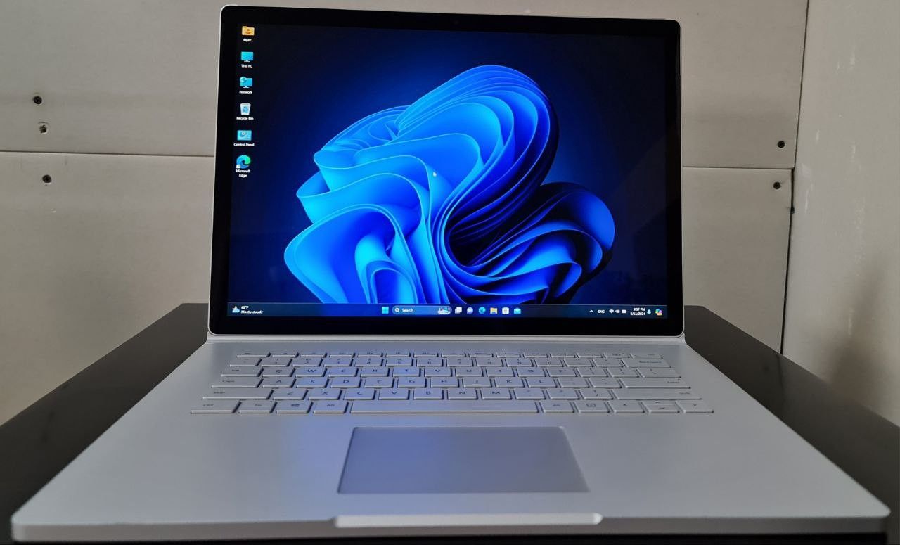 Surface Book 2 / Microsoft Surface Book 2 Laptop