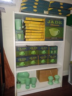 Vintage Country Living Jade Glassware ( DINNER PLATES SOLD )