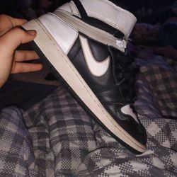 Jordan 1 High Black And White