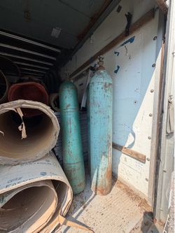 Welding tanks