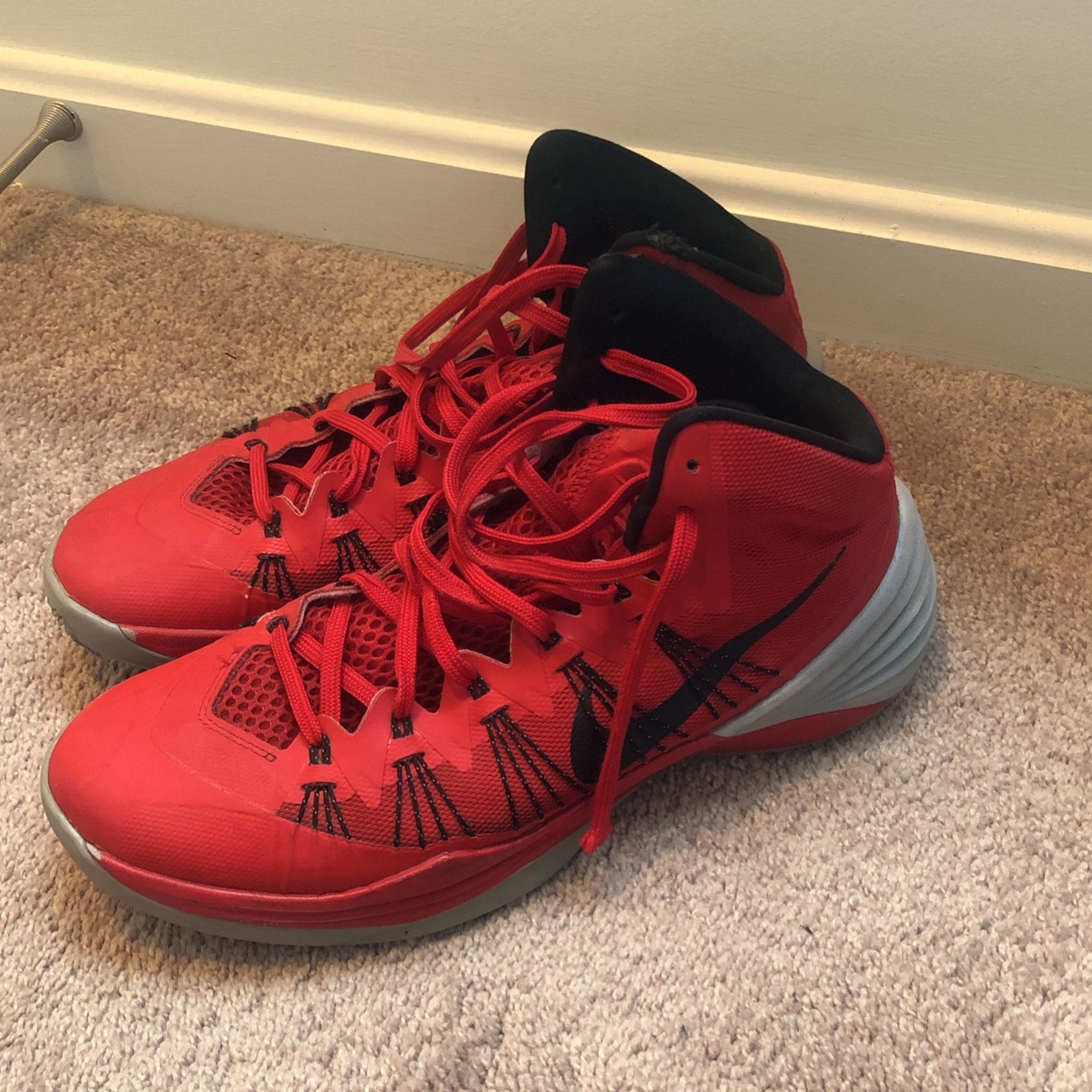 Mens Red Hyperdunk Basketball Shoes