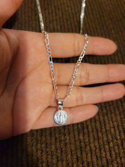 925 Sterling Silver Dainty Diamond Cut Necklace w/ Small Virgin Mary Charm for Women 20" Plata 925 Cadena & Dije Virgen Guadalupe Para Dama 20"