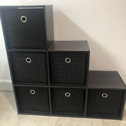 Storage Unit With 6 12” Cubes 