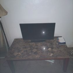 32 Inch Vizio With Remote. Works Great
