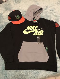 tipo En general Desanimarse Nike Air Galaxy Area 72 hoodie size large with SnapBack for Sale in Miami,  FL - OfferUp