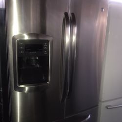 GE Refrigerator 