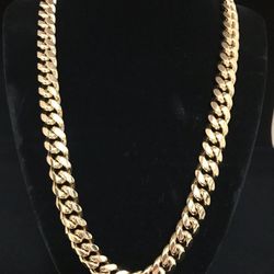 18k Gold Plated Cuban Link (width) 12mm (length)22mm